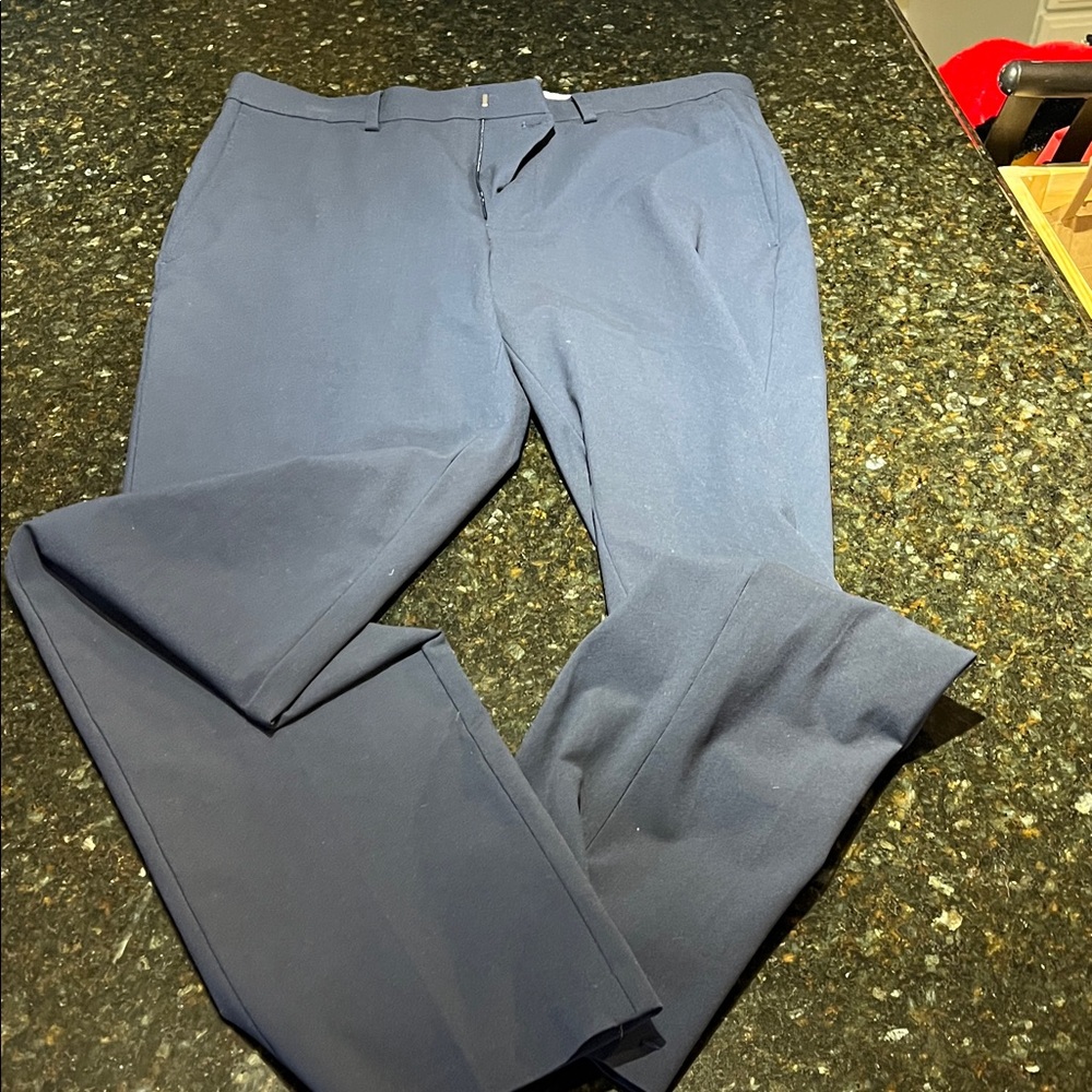 Mens navy dress slacks. Slim fit. 32 x 34
